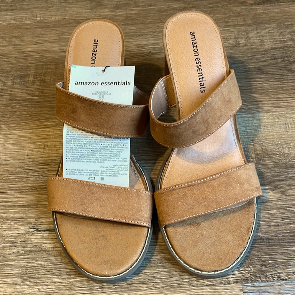 Amazon Essentials Sandals Size 9